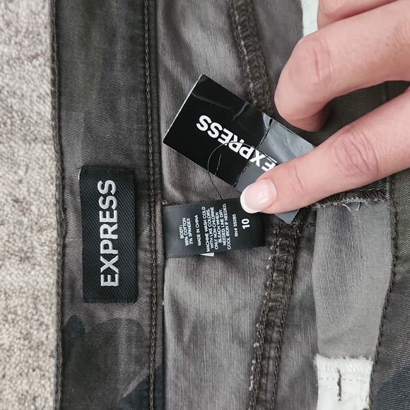 Express Camouflage Skirt NWT - Picture 2 of 3